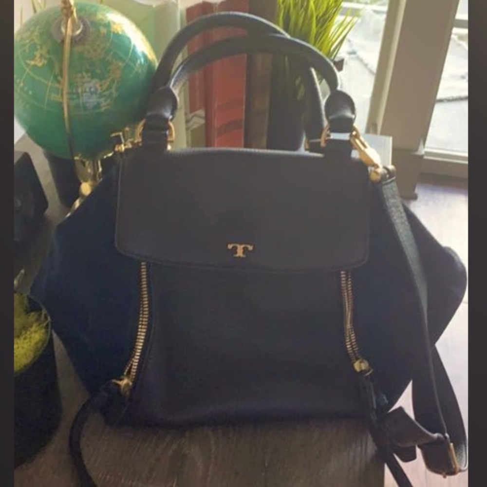 👜 Black and Blue Tory Burch purse